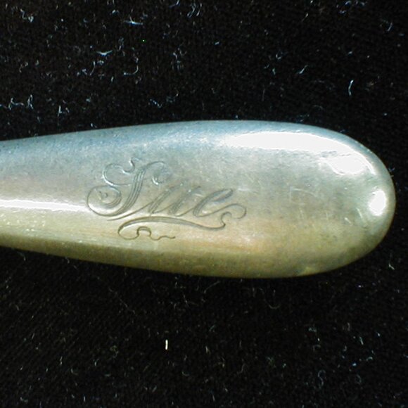Sterling silver antique nail tool, engraved "Sue" -- hallmarked, lovely patina - Picture 8 of 15